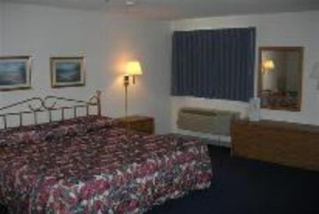 Granite Falls Super Motel Room photo
