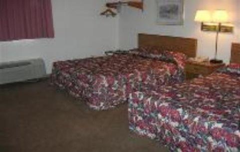 Granite Falls Super Motel Room photo